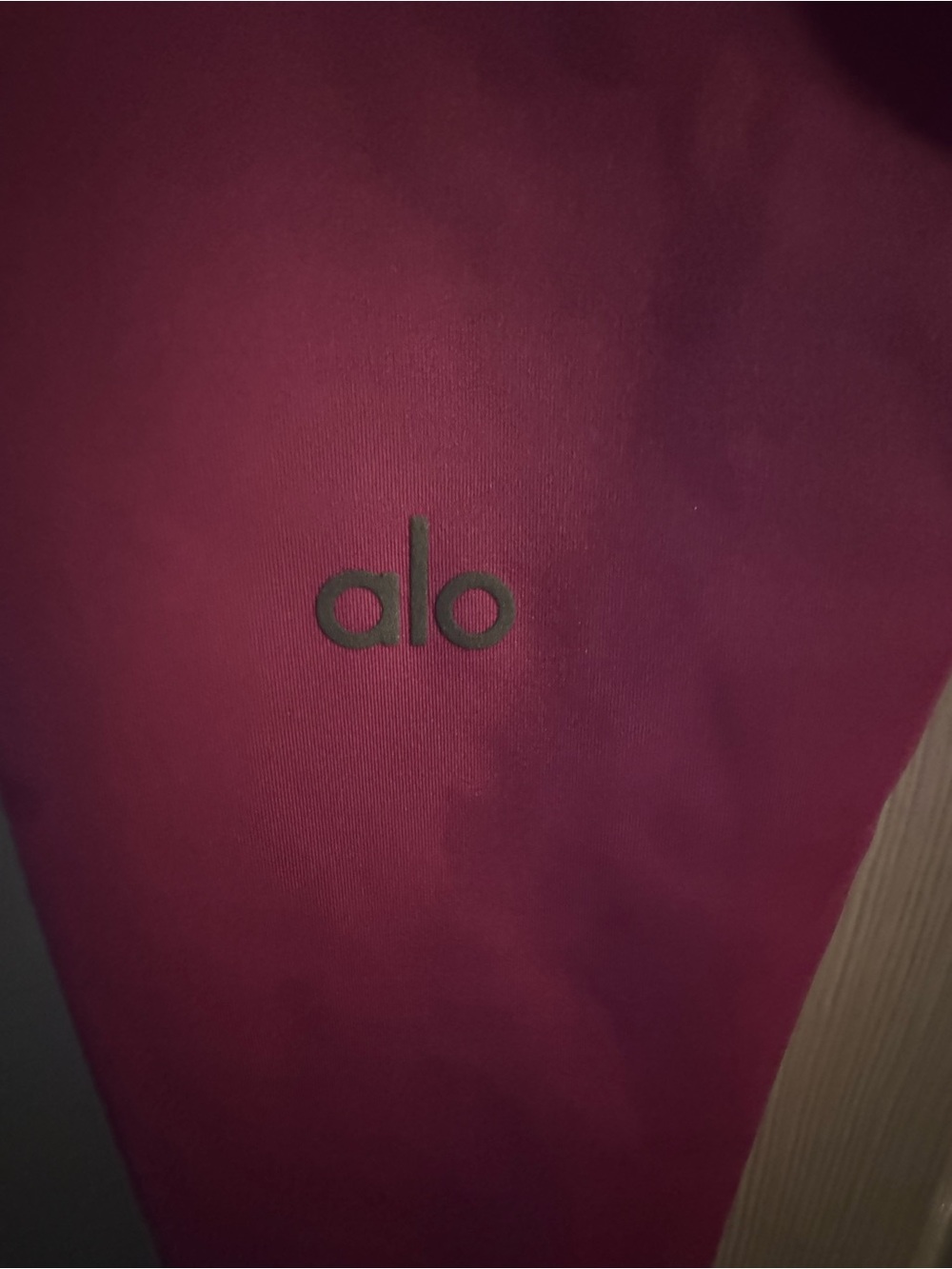 Alo Yoga- High-Waist Airlift Leggings in Hot Pink - Picture 5 of 8